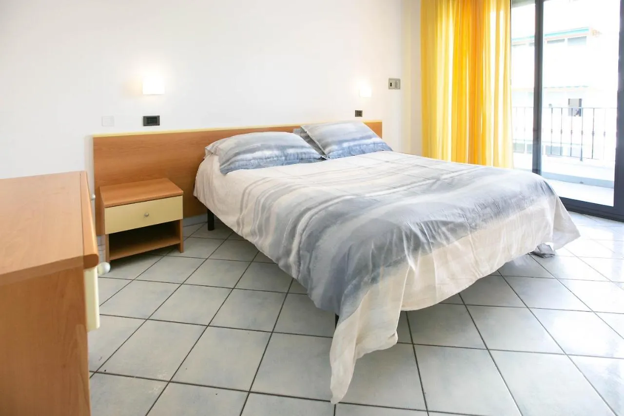 Residence Villa Dei Pini 里米尼 3*,