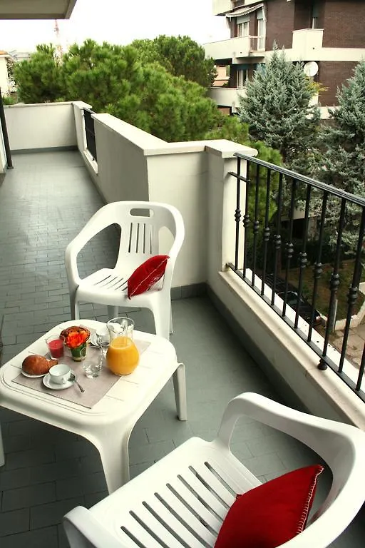 Villa Dei Pini Rimini Aparthotel
