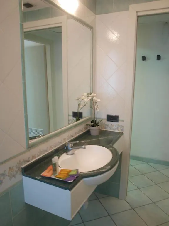 Villa Dei Pini Rimini Aparthotel