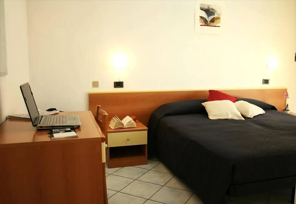 Residence Villa Dei Pini 里米尼